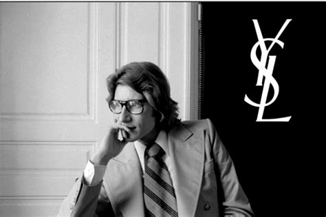 anni 70 giacca ysl|Stilista Yves Saint Laurent: vita e creazioni .